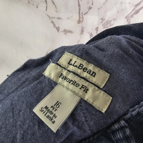 LL Bean Pants Women 16 Petite Short Gray Corduroy Favorite Fit Stretch Straight - Picture 3 of 11